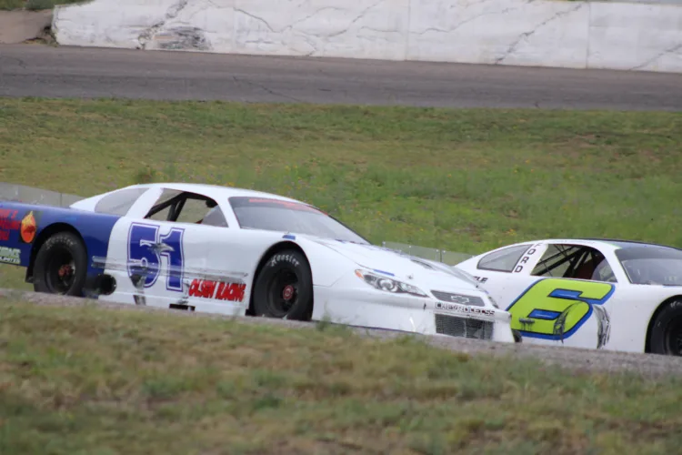 Evan Hawley picks up Late Model feature win